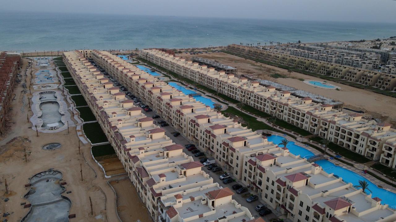 قريه لاسرينا بالم بيتش العين السخنه